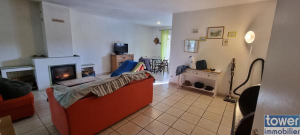 Maison
                                                                                                                                                                                                                                                                                                                        3 pièce(s)                                                                                                                                                                                                          2 chambre(s)                                                                                                                                                                                                          83  m²