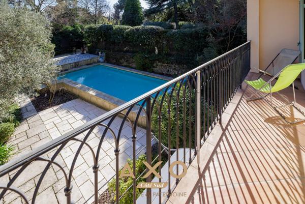 NÎMES  MAISON DE CARACTÈRE FACON BASTIDE PROVENCALE 8 PIÈCES  205 M²  PISCINE  TERRAIN