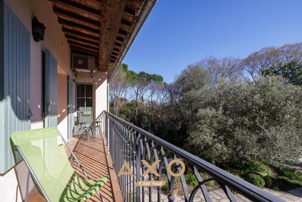 NÎMES  MAISON DE CARACTÈRE FACON BASTIDE PROVENCALE 8 PIÈCES  205 M²  PISCINE  TERRAIN