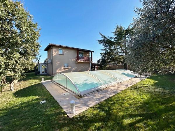 Maison 5 pièce(s) 130 m² sur 994 m² de terrain avec garage et piscine