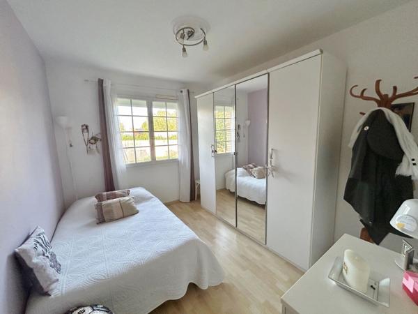 Maison 5 pièce(s) 130 m² sur 994 m² de terrain avec garage et piscine