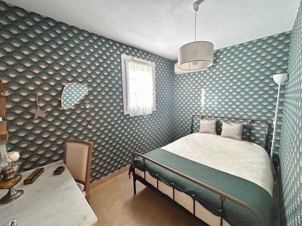 Maison 5 pièce(s) 130 m² sur 994 m² de terrain avec garage et piscine