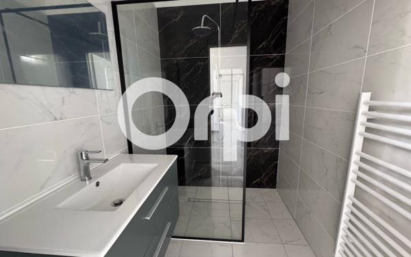 Appartement à louer    3 pièces • 66,33 m2 Saint-Étienne-de-Saint-Geoirs