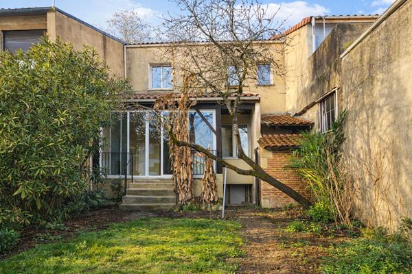 Immeuble de rapport avec jardinet ! Fort potentiel locatif à Bergerac