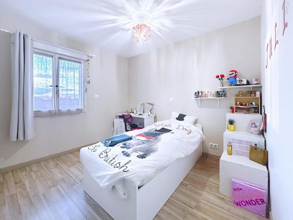 Maison de 110 m2 avec 4 chambres et sous-sol de 95 m2