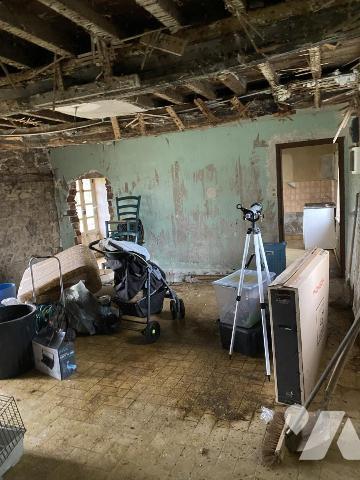 LONGERE A RENOVER AVEC TERRAIN