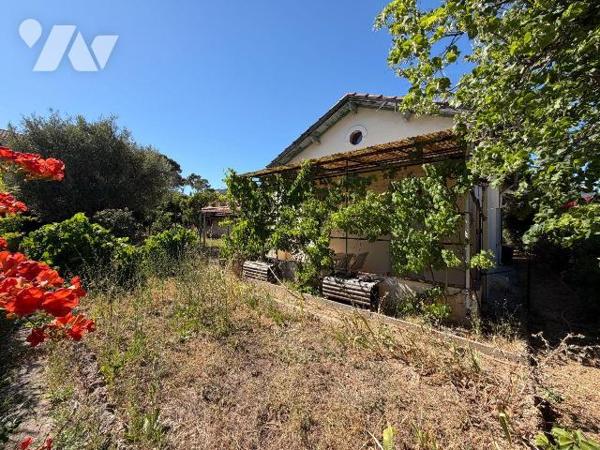A VENDRE TOULON (VAR) 83200 - QUARTIER LES ROUTES - PETITE MAISON ANCIENNE 51.65 M2 + DEPENDANC...