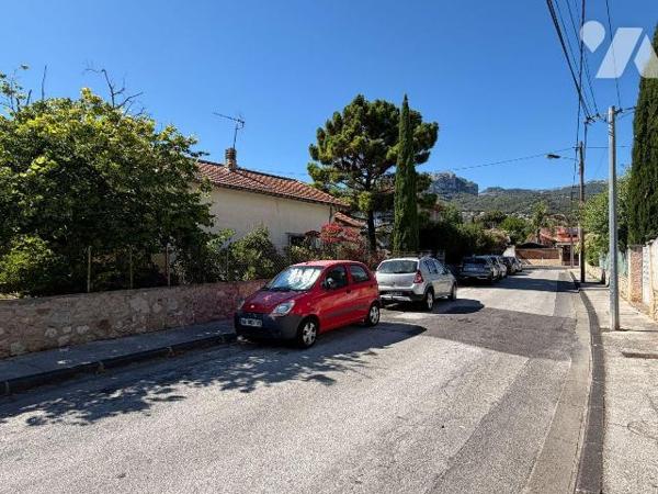 A VENDRE TOULON (VAR) 83200 - QUARTIER LES ROUTES - PETITE MAISON ANCIENNE 51.65 M2 + DEPENDANC...