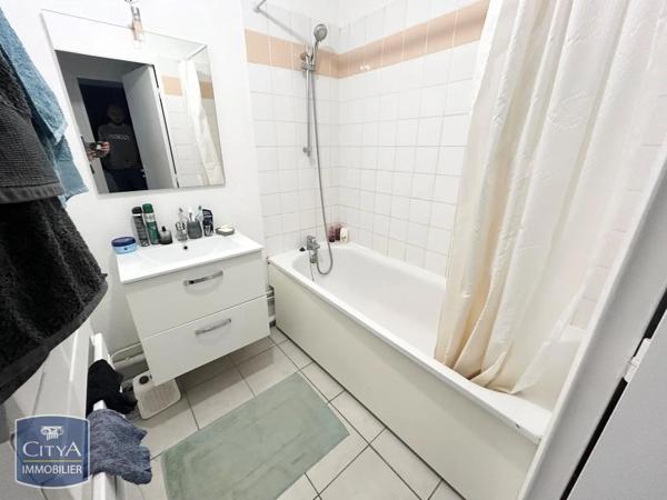 Appartement à louer 2 pièces 48.56m² Valenciennes (59300)