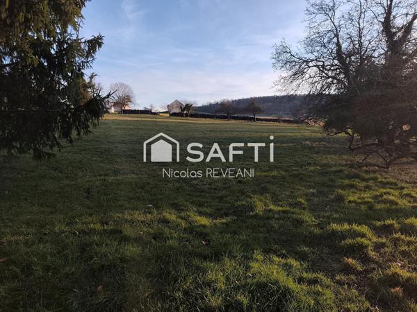 Maison de campagne avec verdure