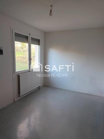 Maison de campagne avec verdure