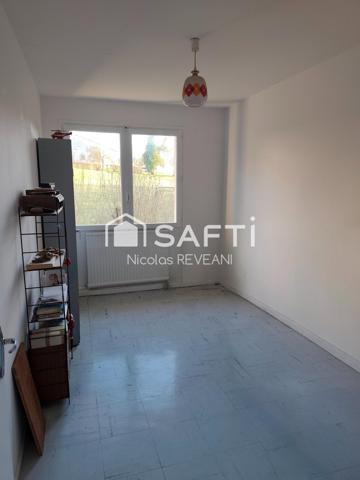 Maison de campagne avec verdure