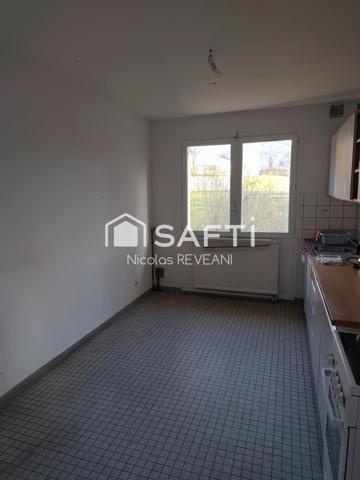 Maison de campagne avec verdure