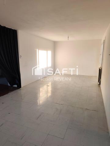 Maison de campagne avec verdure