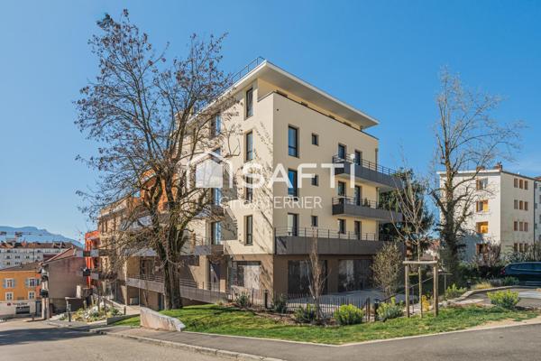 Appartement avec terrasse exceptionnelle – Centre Voiron