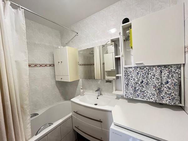 Puteaux : Appartement de 3 pièces de 61m² avec Balcon, cave et Parking