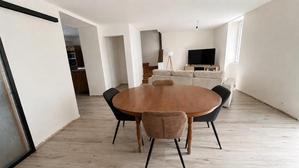 Maison Saint Aubin du Pavoil , Segre Maison Saint Aubin du Pavoil , Segre