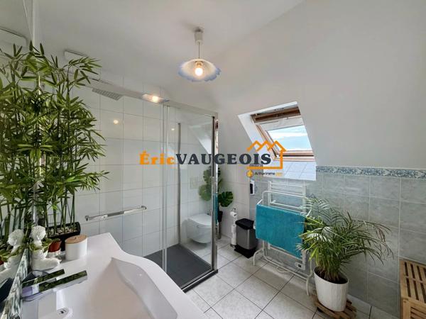 Vente                                                      Maison
                        
                     5 pièces                      101 m2                     à Coulommiers