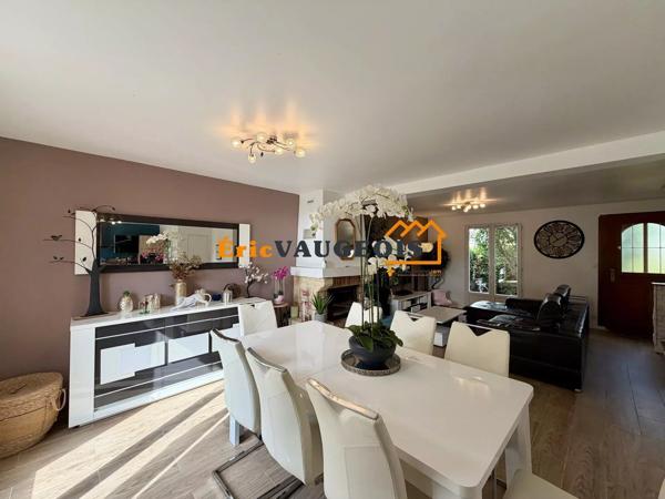 Vente                                                      Maison
                        
                     5 pièces                      101 m2                     à Coulommiers