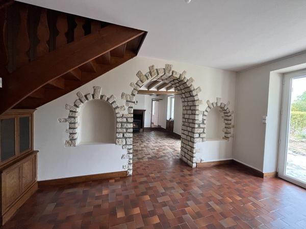 Maison à louer 680 € CC Montigny 7 p 127 m² DPE D