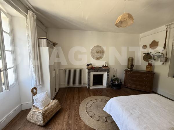 MAISON ATYPIQUE AU COEUR DE LA MONTAGNE