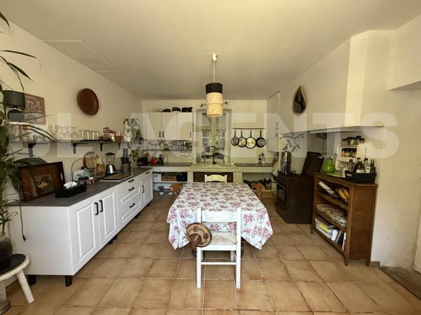 MAISON ATYPIQUE AU COEUR DE LA MONTAGNE