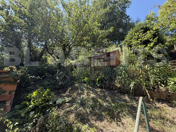 MAISON ATYPIQUE AU COEUR DE LA MONTAGNE