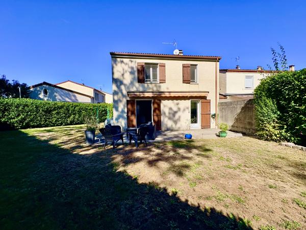 Maison
         4 pièces
        - 90 m² 259 000 € *