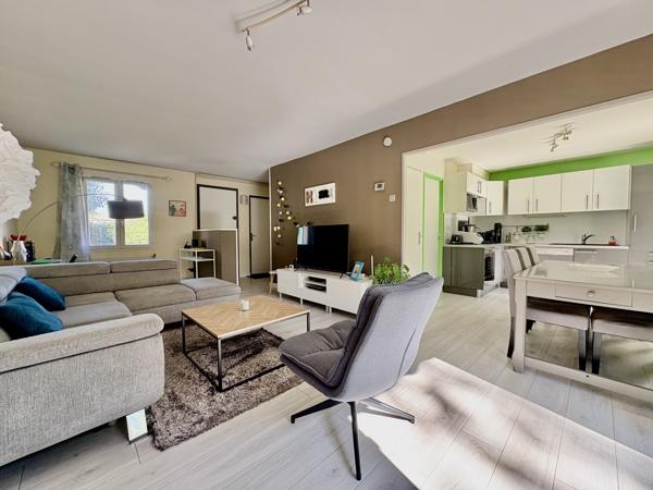 Maison
         4 pièces
        - 90 m² 259 000 € *