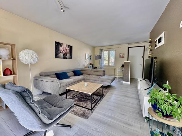 Maison
         4 pièces
        - 90 m² 259 000 € *