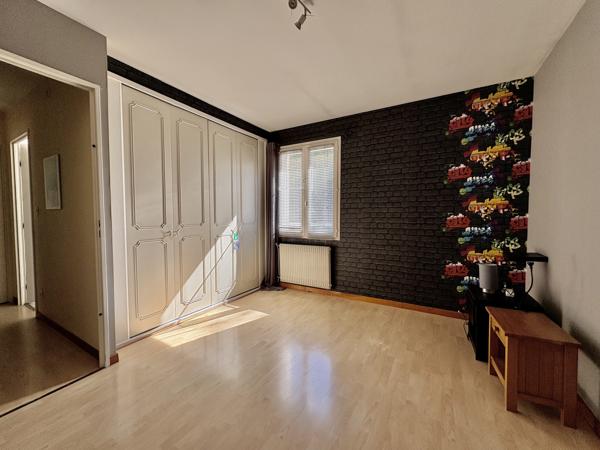 Maison
         4 pièces
        - 90 m² 259 000 € *