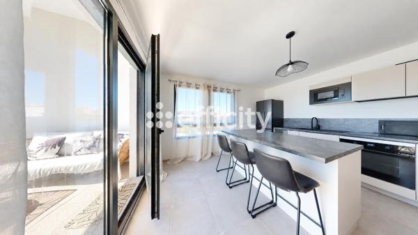 Appartement
         4 pièces
        - 80 m² 350 000 € *