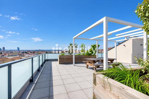 Appartement
         4 pièces
        - 80 m² 350 000 € *