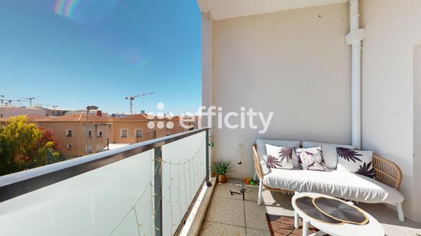 Appartement
         4 pièces
        - 80 m² 350 000 € *