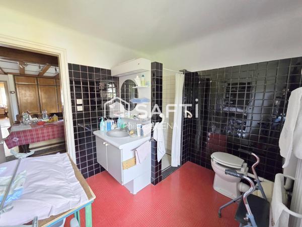 Grande Maison à rénover, terrain de 10,5 ares.