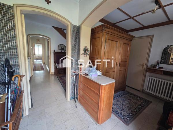 Grande Maison à rénover, terrain de 10,5 ares.