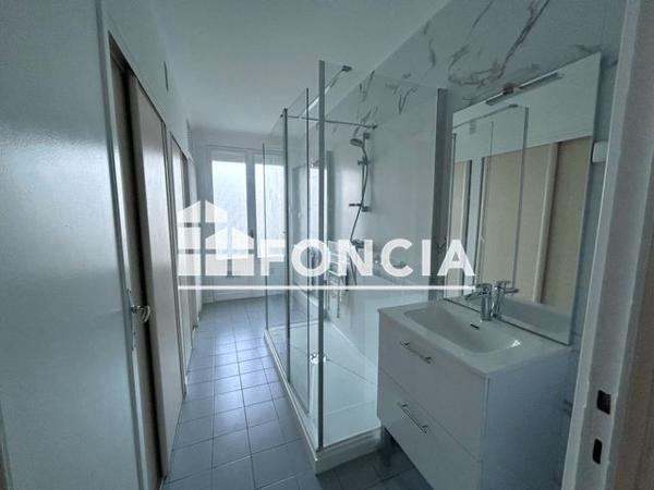 Location Appartement 3 pièces 73.79 m² - La Rochelle 17000