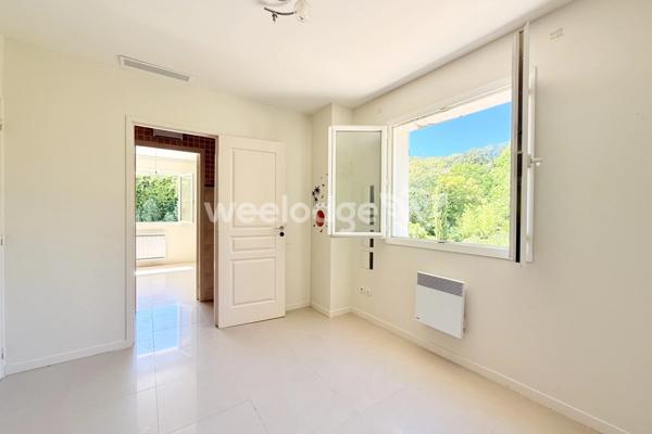 Maison à vendre 6 pièces de 145 m² à Les Adrets-de-l'Estérel