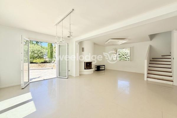 Maison à vendre 6 pièces de 145 m² à Les Adrets-de-l'Estérel