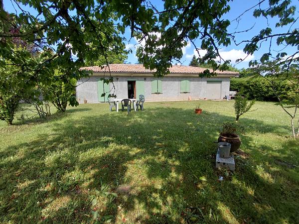 Maison à rénover proche St André de Cubzac sur 2300m2 de terrain , Saint andre de cubzac Maison à rénover proche St André de Cubzac sur 2300m2 de terrain , Saint andre de cubzac