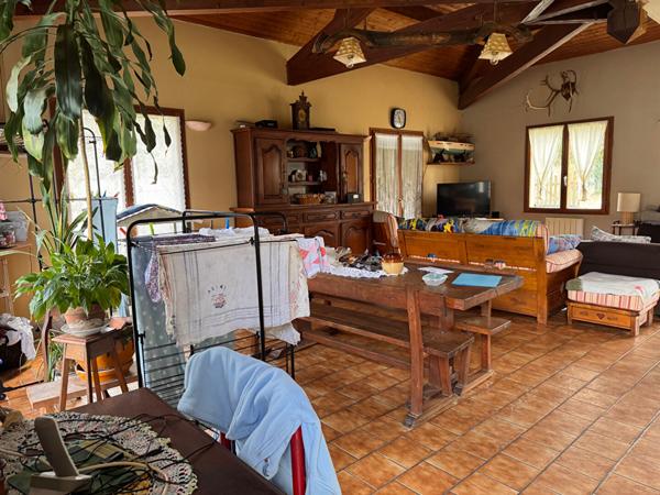 Maison à rénover proche St André de Cubzac sur 2300m2 de terrain , Saint andre de cubzac Maison à rénover proche St André de Cubzac sur 2300m2 de terrain , Saint andre de cubzac