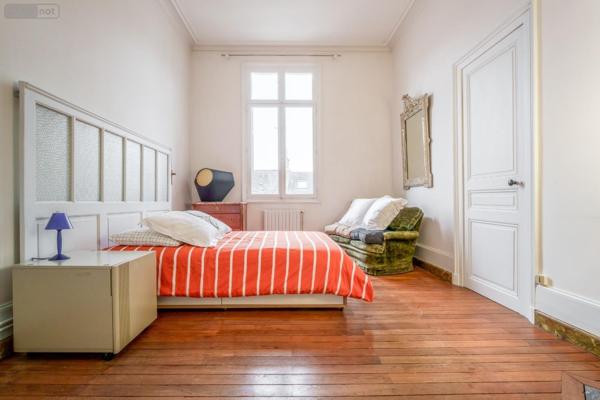 Appartement ancien à vendre à Tours dans l'Indre-et-Loire (37000), ref : 37119262   
LES HALLES