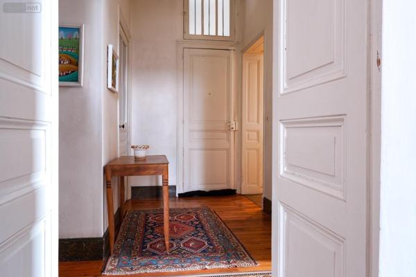 Appartement ancien à vendre à Tours dans l'Indre-et-Loire (37000), ref : 37119262   
LES HALLES