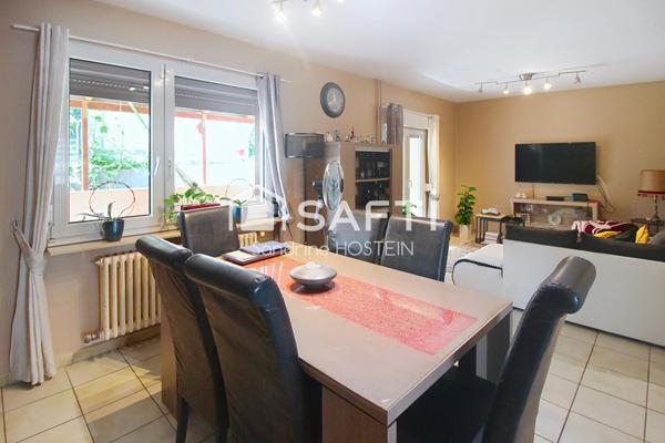 Maison libre 3 côtés avec 3 chambres, terrasse, jardin et garage!