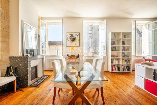 SAINT-EMILION : Immeuble commercial et habitation