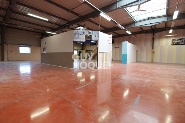 À SAISIR ? Vaste local d'activité aux volumes exceptionnels