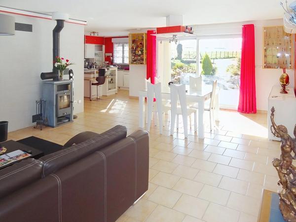 Maison familiale 4 chambres – Très bon état – Économe en énergie/Géothermie – Diconne (71330)