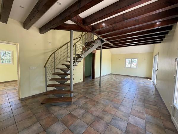 Location                                                      Maison
                        
                     4 pièces                      120 m2                     à Brive-la-Gaillarde