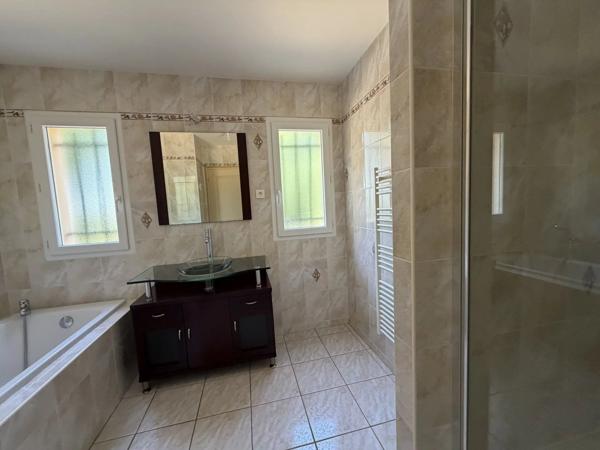Location                                                      Maison
                        
                     4 pièces                      120 m2                     à Brive-la-Gaillarde