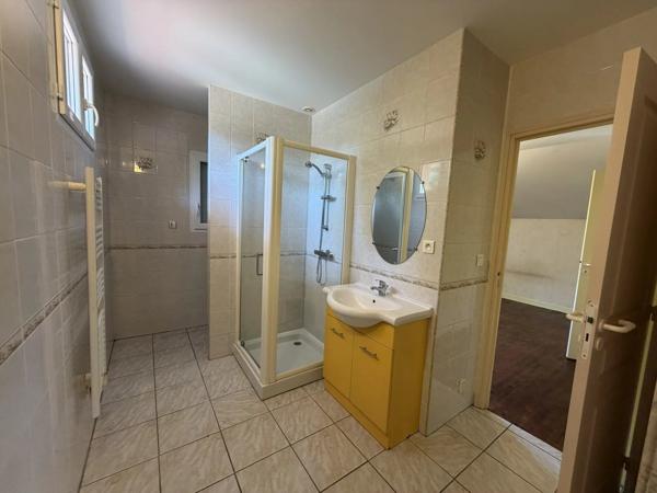 Location                                                      Maison
                        
                     4 pièces                      120 m2                     à Brive-la-Gaillarde